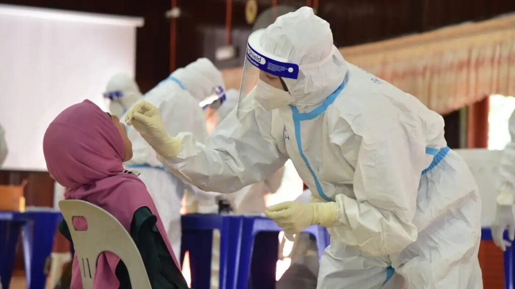 मलेसियामा २४ घन्टामा २ हजार भन्दा बढीमा कोरोना सङ्क्रमण, पाँचको मृत्यु