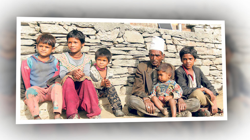 आमाको मृत्युपछि बिचल्ली, पाँच बालबालिकाको छैन सहारा image