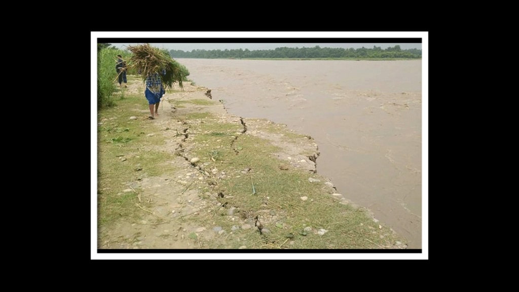 टिकापुरको नदी तटीय क्षेत्रमा कटानको जोखिम