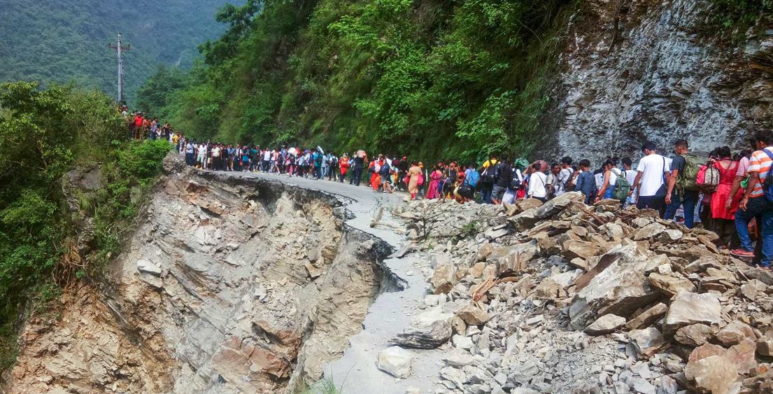 लगातारको वर्षाले ठाउँठाउँमा क्षति : पृथ्वी राजमार्गको मुग्लिन–आँबुखैरेनी खण्ड अवरुद्ध, गोरखामा दुईवटा पुल बगे image