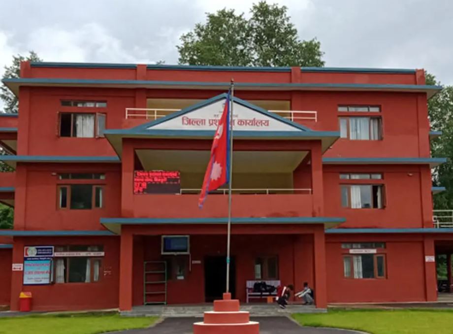 प्रशासनद्वारा बिहान ७ देखि साँझ ७ बजेसम्म सेवा image