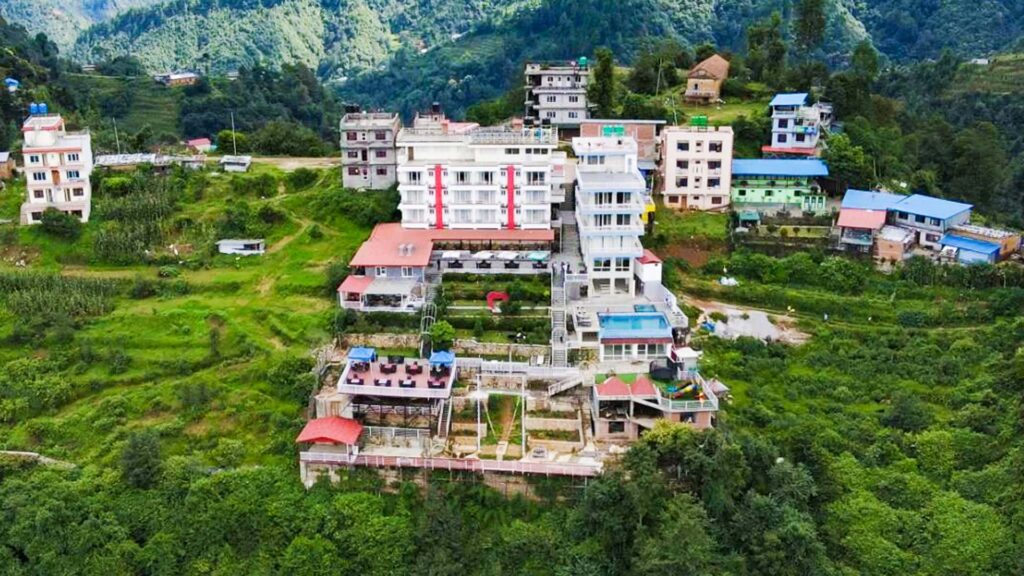 सम्पूर्ण कर्मचारीले लगाए बूस्ट डोज खोप,पाहुनालाई ढुक्क भएर आउन भिलेज हाइल्याण्डको आह्वान