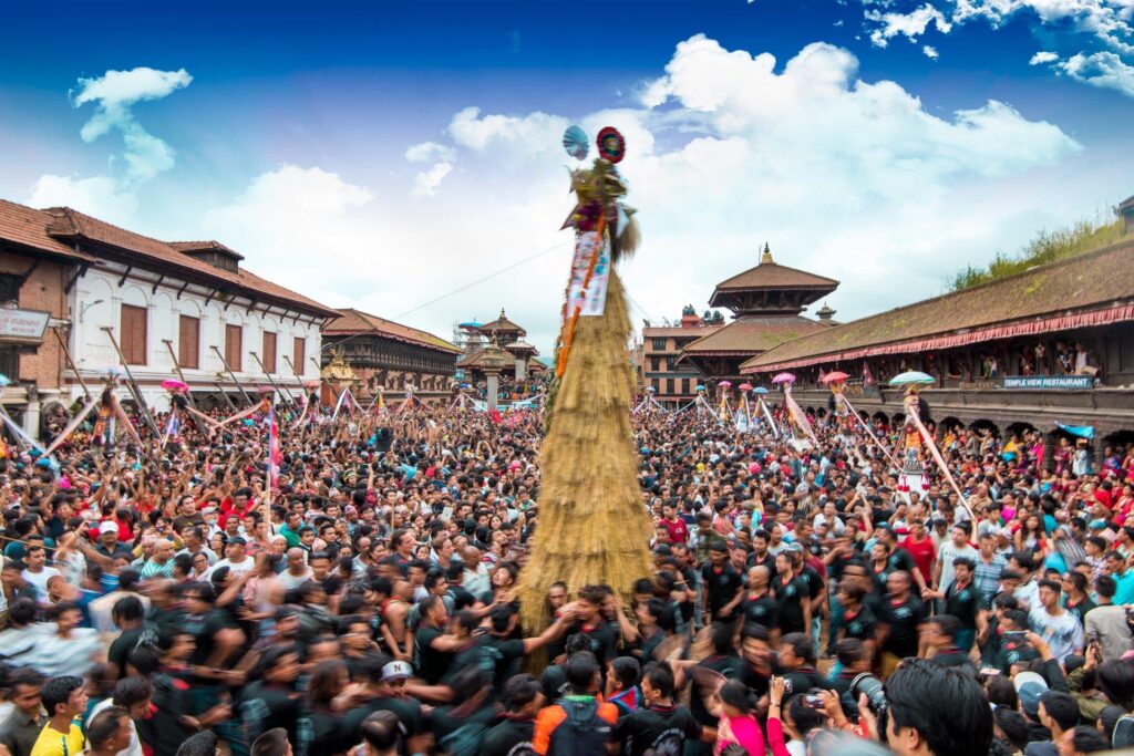 मृतकको आत्माको शान्तिको कामना गर्दै भक्तपुरबासीले मनाए सापारु