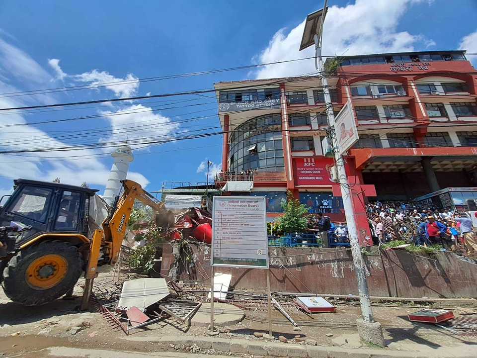 बालेनको एक्सनले व्यापारी आक्रोशित, नागरिकमा भने उत्साह image