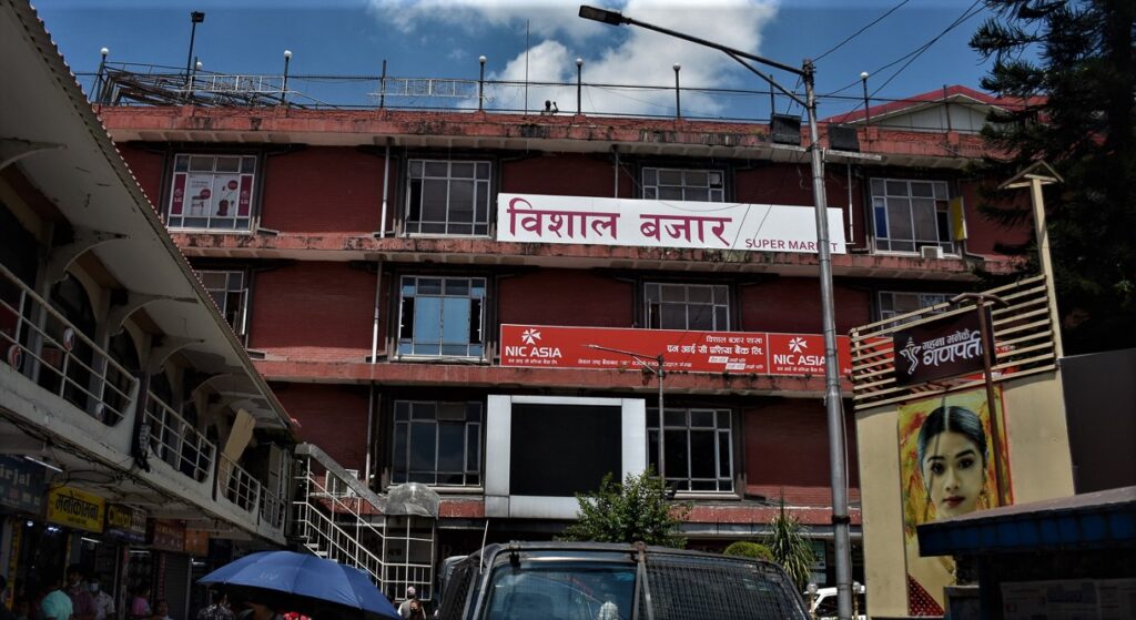 न्यूरोडका ठूला कम्प्लेक्समा पनि महानगरले थाल्यो ‘अपरेसन’
