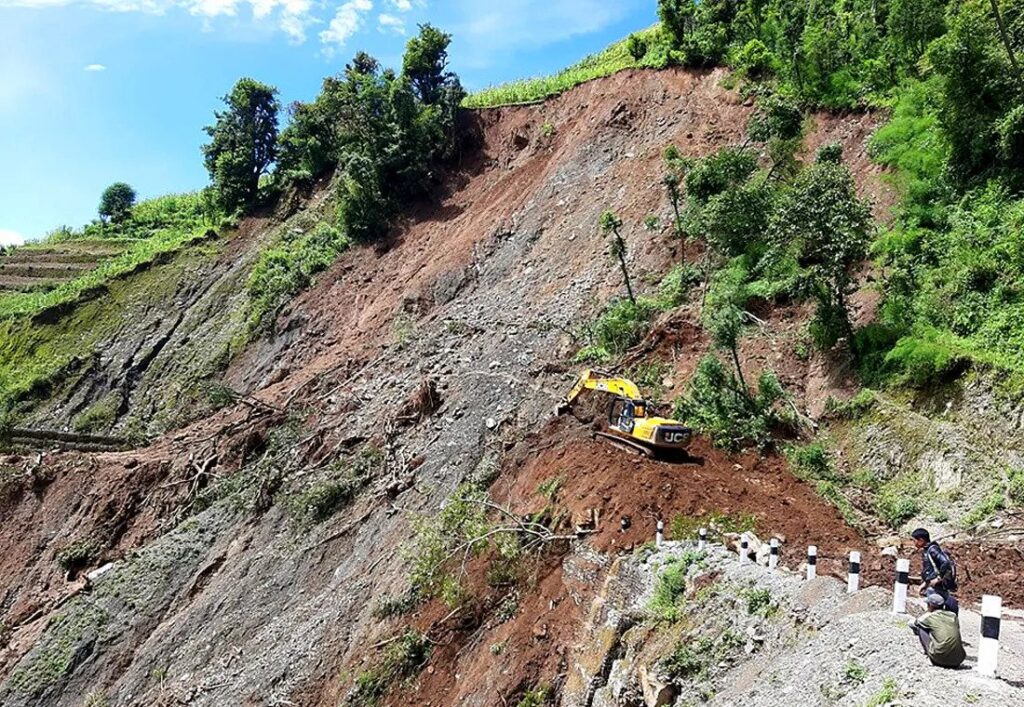 बझाङ पहिरोमा एकै परिवारका चार जनाको मृत्यु