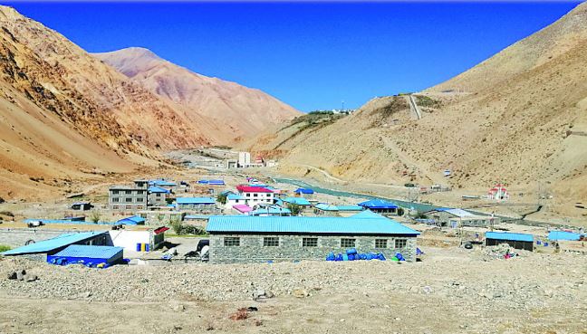 मुगुमा तीन वर्षदेखि तिब्बती नाका बन्द image