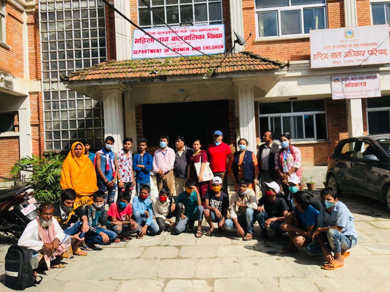 भारत पुर्‍याइएका १६ बालकको उद्धार image