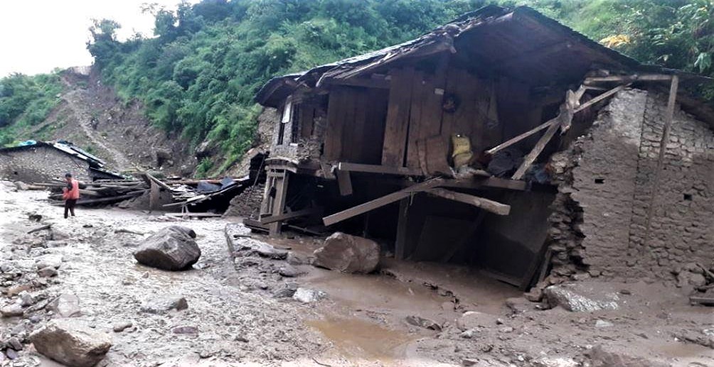 बाढी पहिरोको जोखिम बढेपछि सतर्कता अपनाउन आग्रह image