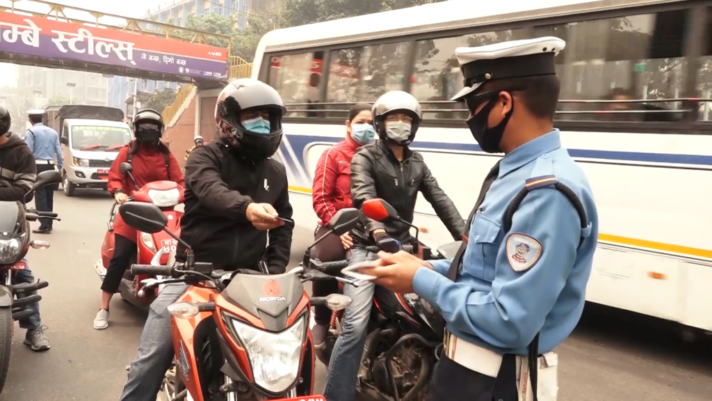 नियम मिच्ने ३४ सय सवारी चालकलाई कारबाही