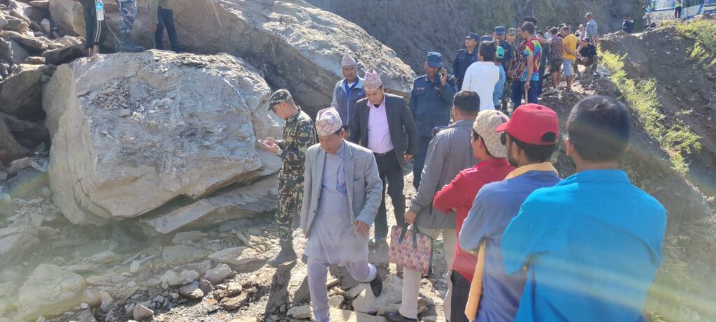 पहिराेको ताण्डवपछि कर्णाली राजमार्ग र वस्तीको अवस्था (तस्वीरमा)