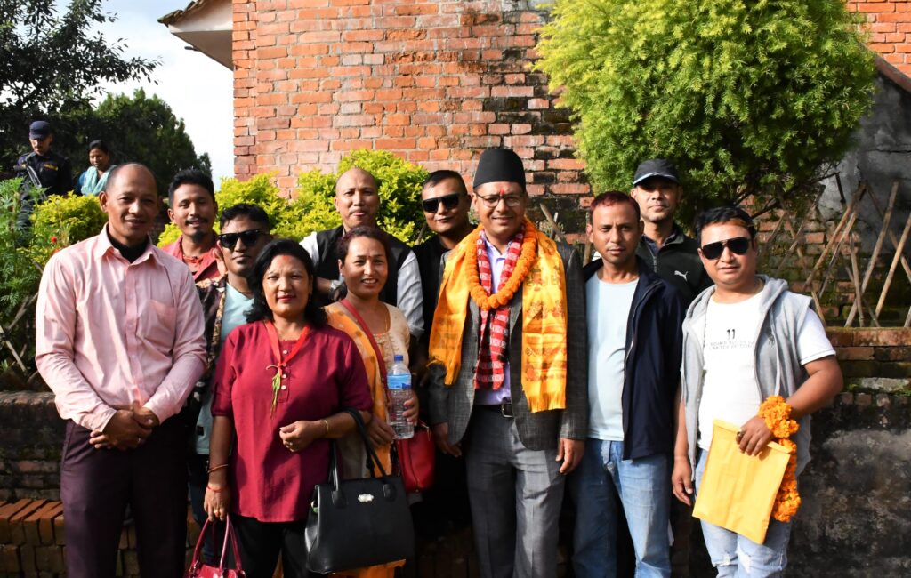 गठबन्धनका तर्फबाट भक्तपुर क्षेत्र न १ मा गोठेको उम्मेदवारी दर्ता