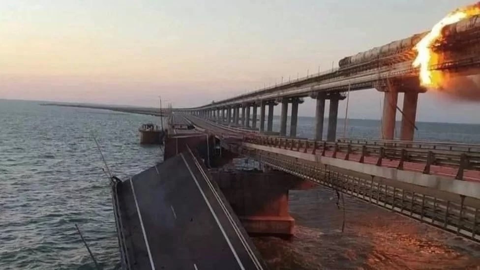 क्रिमियालाई रुससँग जोड्ने पुलमा युक्रेनी सेनाले गरायो बिस्फोट