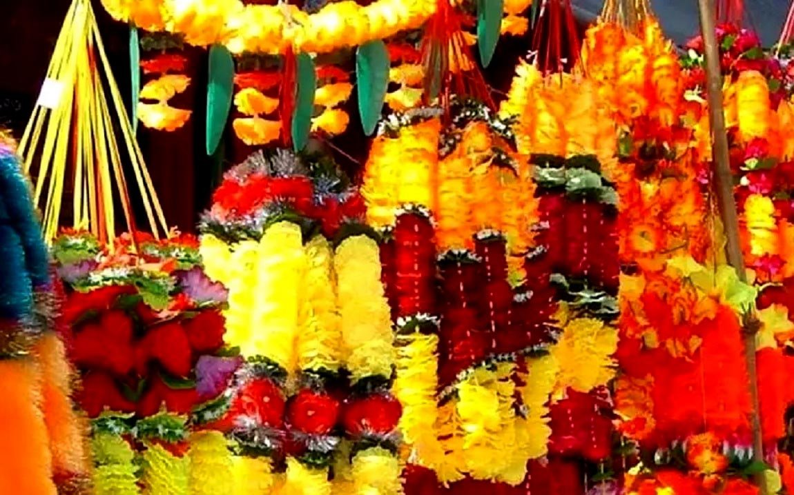 प्लाष्टिकजन्य फूलका गुच्छा बिक्रीमा रोक image