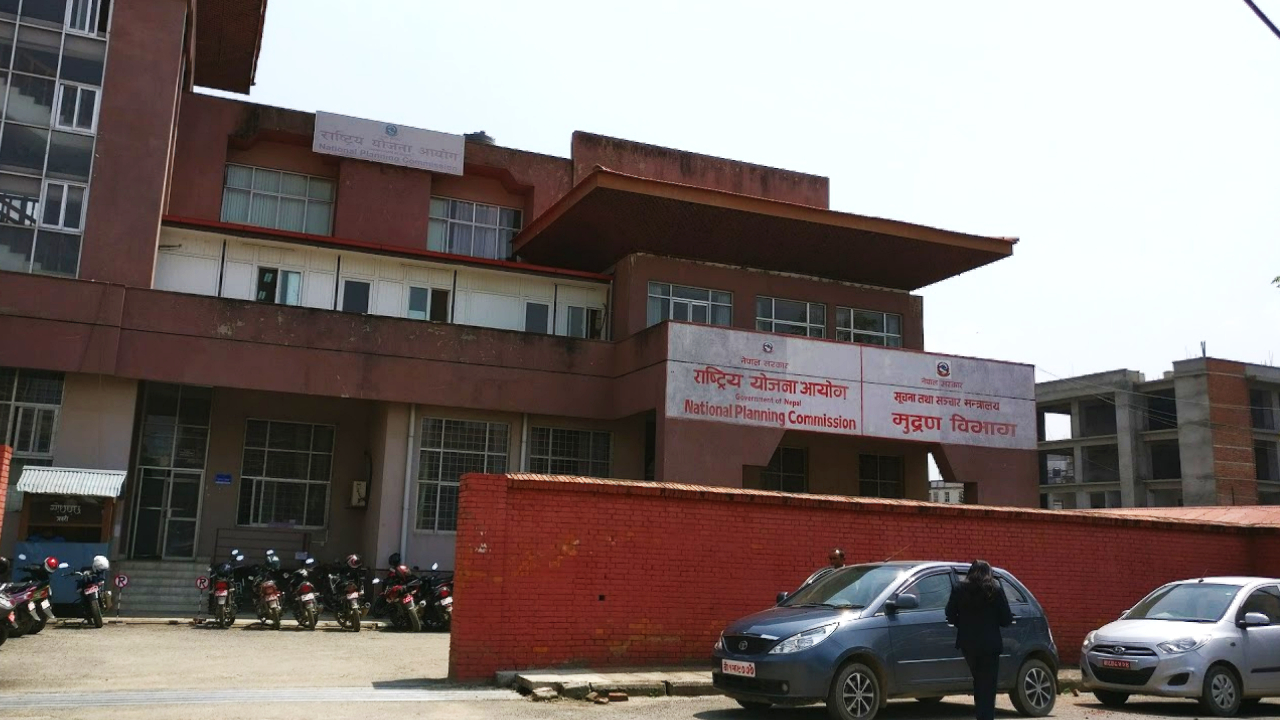 खाद्यपदार्थमा जोखिम न्यूनीकरण गर्न भण्डारमा प्रविधिको प्रयोग गर्नुपर्ने image