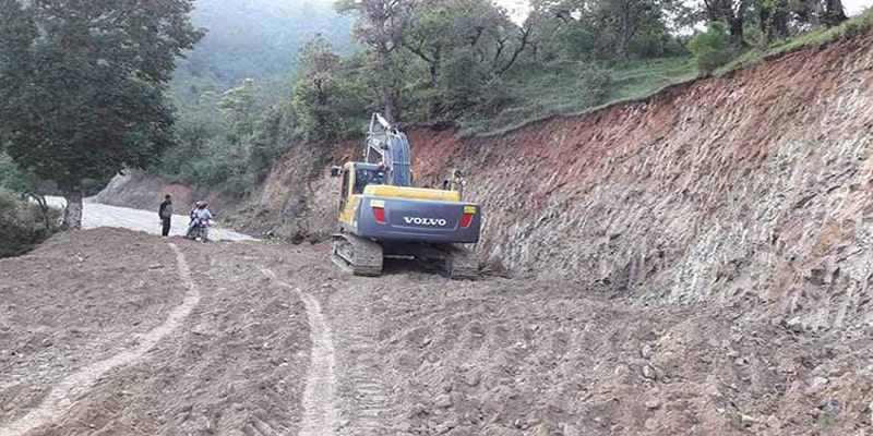 अन्तर प्रदेश जोड्ने सडक निर्माण गर्ने जनप्रतिनिधिको समझदारी