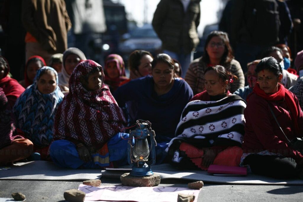 सिरहाको मिर्चैया तनावग्रस्त, पाँच राउण्ड गोली चल्यो