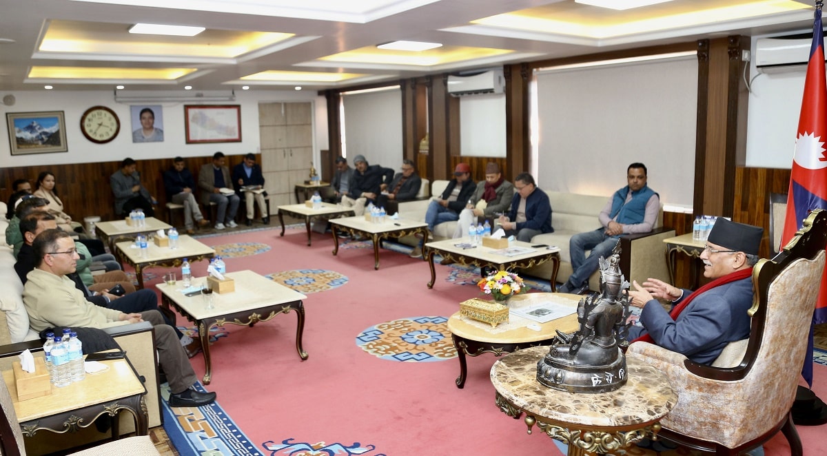 ‘सम्पादक’हरूसँग प्रधानमन्त्रीले भने, अर्कोपटक आउँदा गुनासो शून्य हुनेछ image
