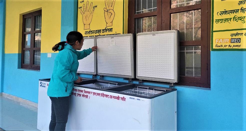 बा–आमाको शव सुरक्षित राख्न ‘डिप फ्रिज’ image