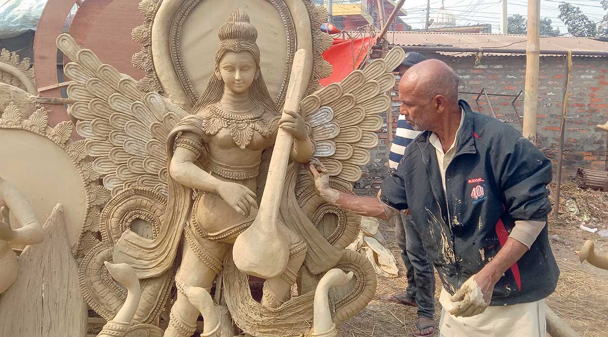 ४८ वर्षदेखि मूर्तिमै तल्लिन image