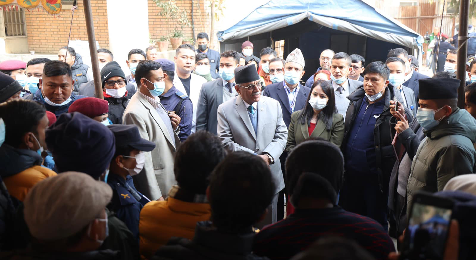 प्रधानमन्त्री पुष्पकमल दाहाल प्रचण्ड दोहा जाने image