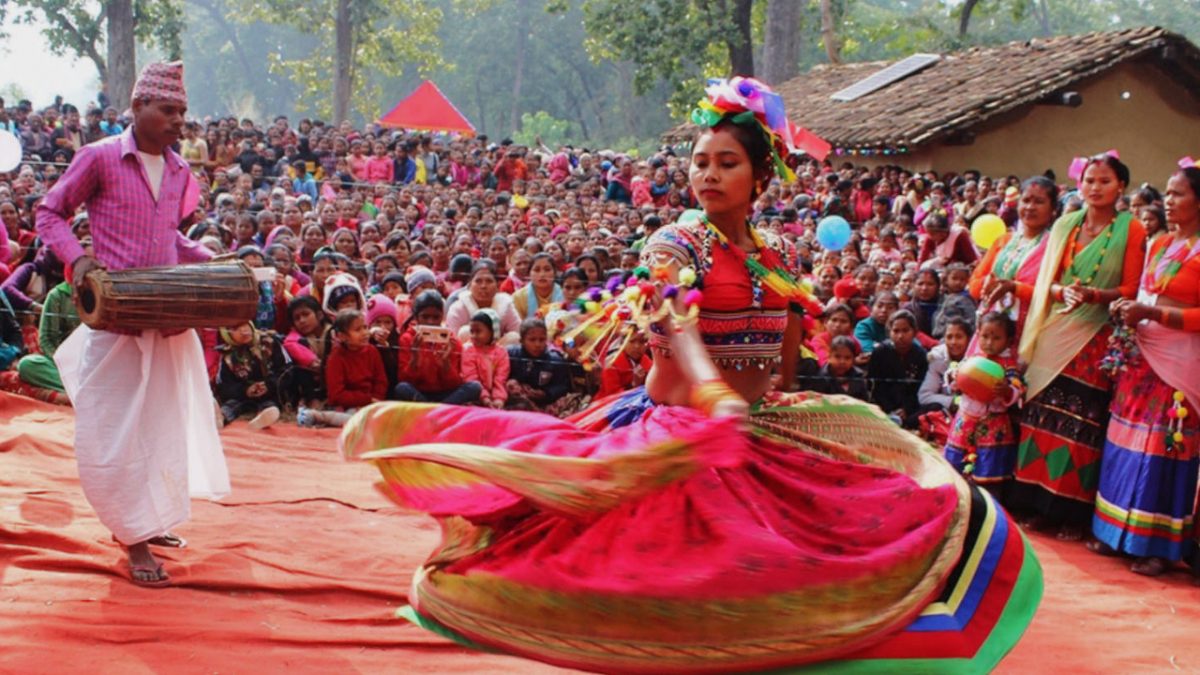 हराउन थाल्यो थारू समुदायको झुमडा नाच image