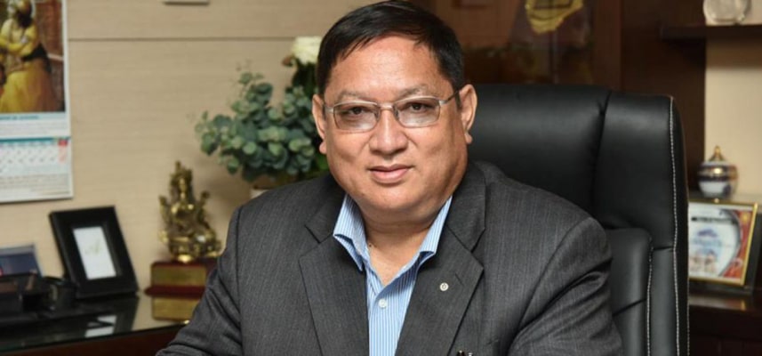 काँग्रेस नेता उमेश श्रेष्ठ स्वतः विजयी घोषणा गर्न माग गर्दै नर्वाचन आयोग जाँदै image