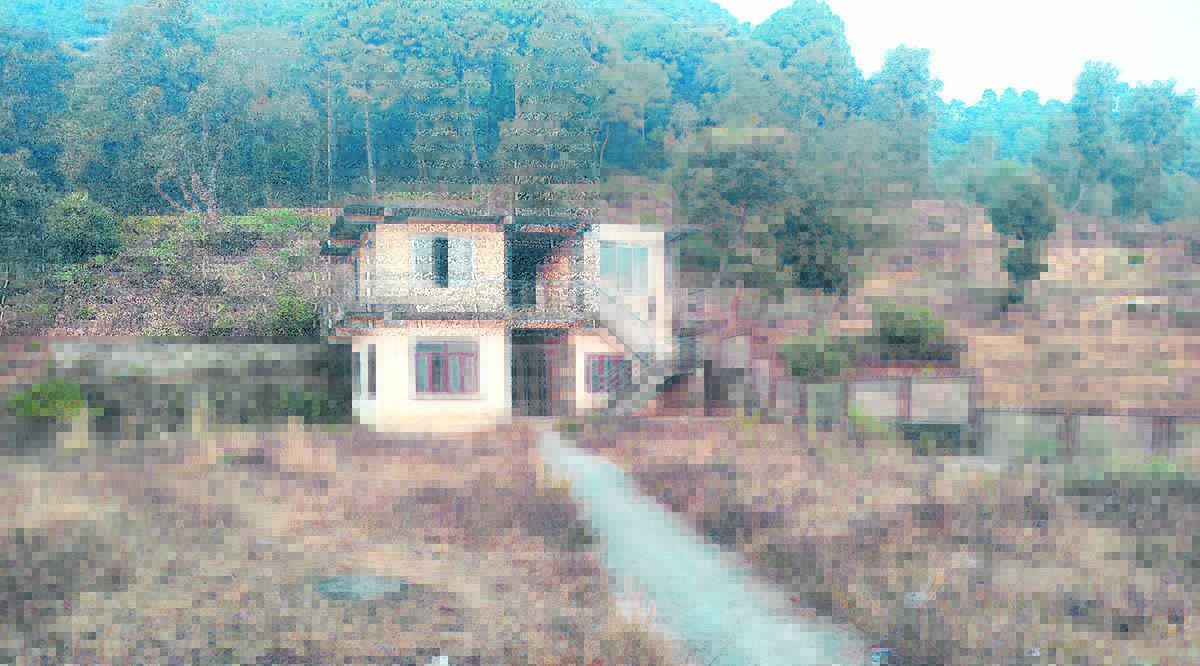 सहिदका नाममा पार्क र भवन, खर्च करोडौं, संरचना लथालिंग image