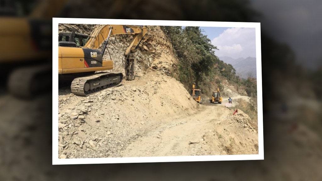 यातायातका साधन बन्द गरेरै सडक निर्माण