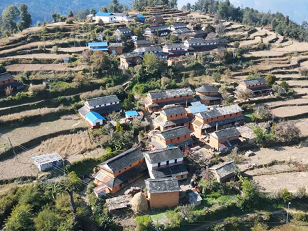 रित्ता घर रुँगेर बसेको आर्थर डाँडाखर्क गाउँ