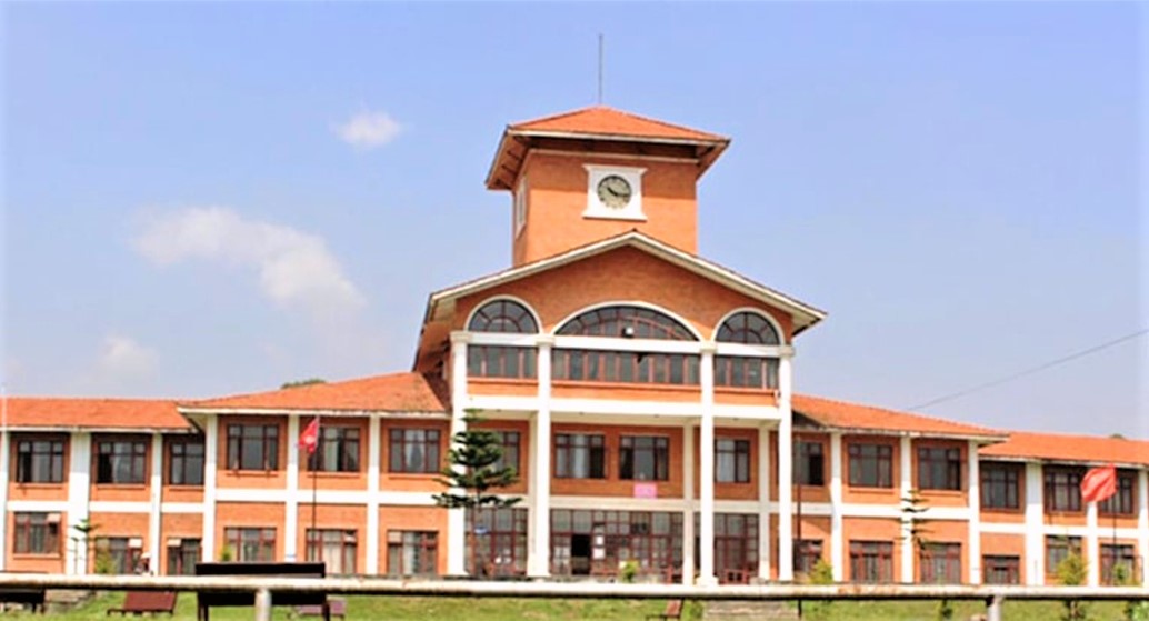 परीक्षामा १२ महिना र नतिजामा १८ महिना ढिलाइ image