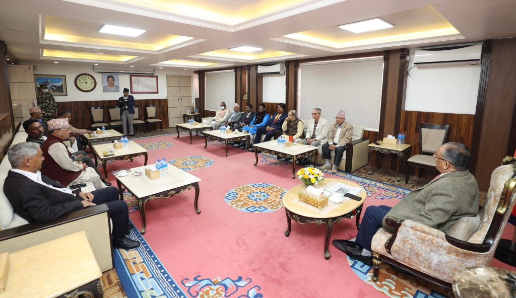 सत्ता साझेदार गठबन्धनको बैठक बालुवाटारमा सुरु image