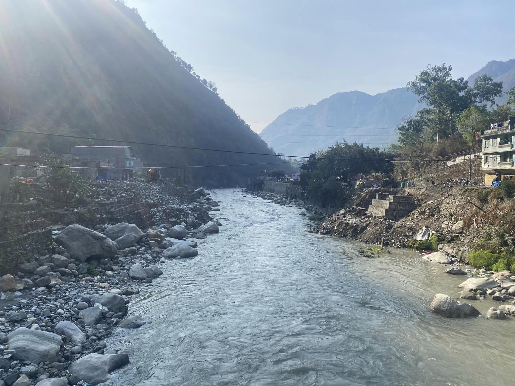 साँघुरिँदै कालीगण्डकी नदी : हराउँदै मौलिक स्वरुप image