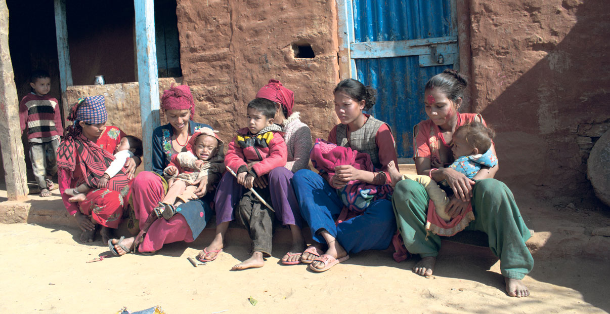 कलिलै उमेरमा विवाह, जन्मिँदै बालबालिका कुपोषित image