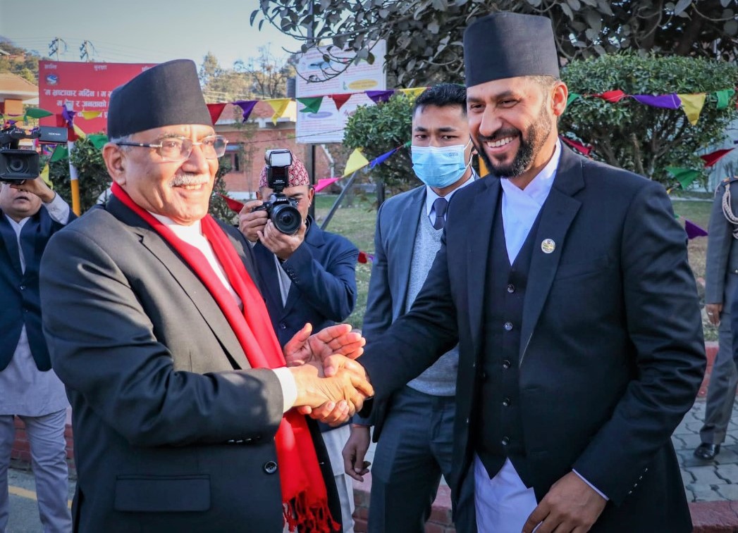 रवि र डीपीको जिम्मेवारी हेरफेर गर्न निवेदन, नत्र प्रधानमन्त्रीलाई मुद्दा हाल्ने चेतावनी image