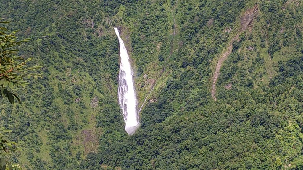 रोल्पाको सुनछहरी झरना हेर्न गएका एक पर्यटकको डुबेर ज्यान गयो