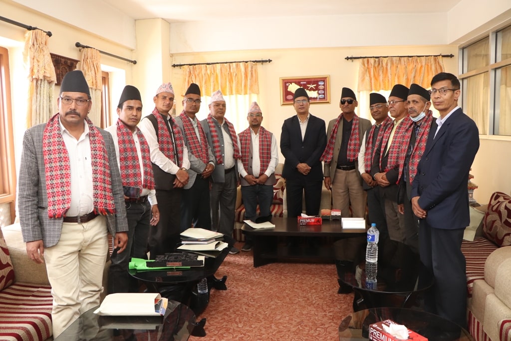 दैलेखको चामुन्डाबिन्द्रासैनी नपाका प्रमुख गणेश शाही नेतृतवको टोली भक्तपुर नगरपालिका भ्रमणमा