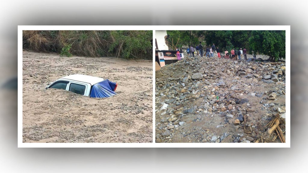 बाढीका कारण दुई वटा माइक्रो बस, दुई वटा पिकअप भ्यान पुरिए