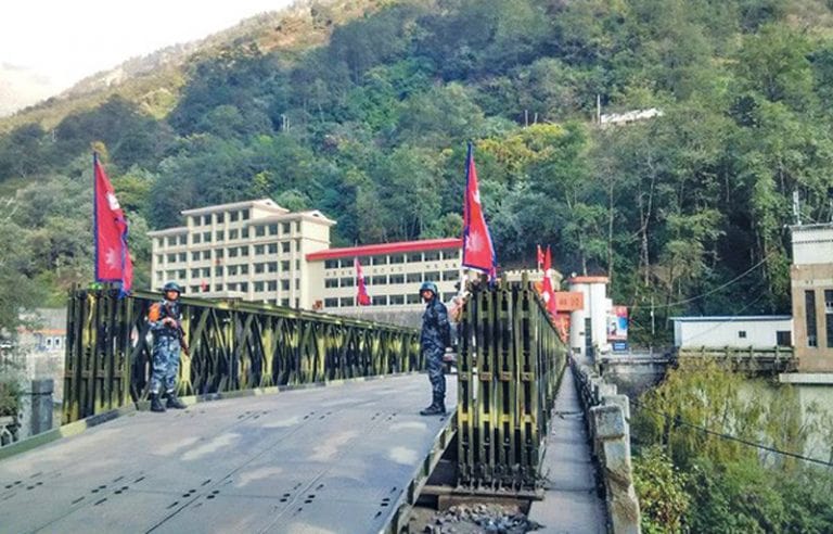 सोमबारदेखि पूर्ण रुपमा नेपाल र चीनबीचका सबै नाका खुला image