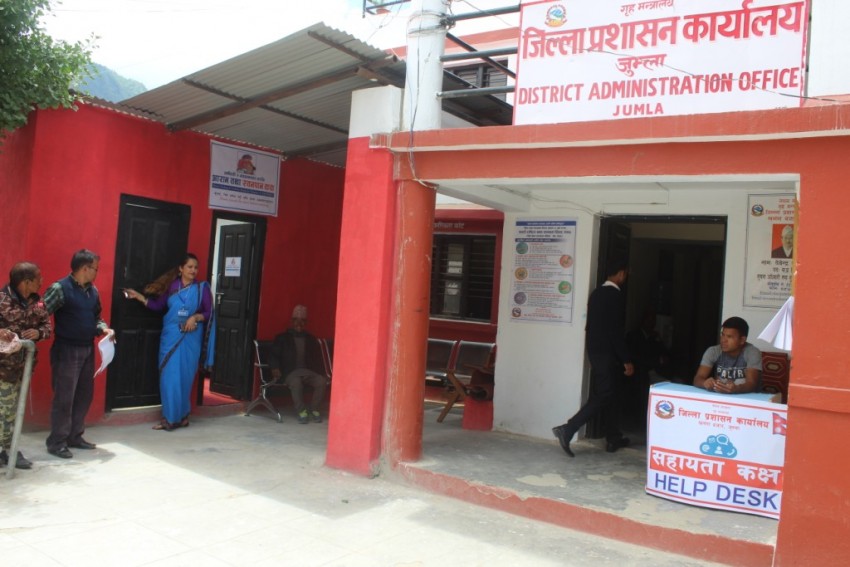जुम्ला प्रशासनमा जनशक्ति अभाव, ३ कर्मचारीको काम एक्लैले