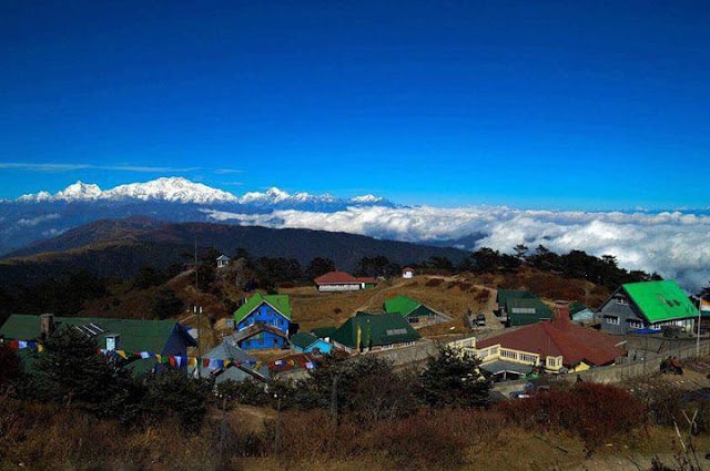 इलामको शिर सन्दकपुरमा खानेपानीको संकट, होटल व्यवसायीहरु गाडीमा पानी ढुवानी गर्न बाध्य