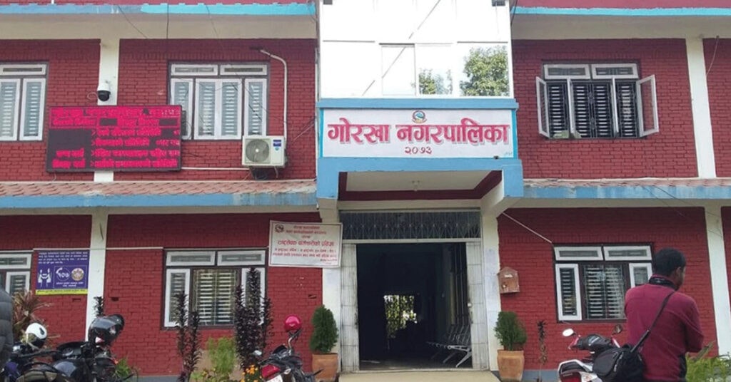 गोरखा घुम्ने पर्यटकलाई अब पृथ्वीनारायण शाहको मूर्ति उपहार image