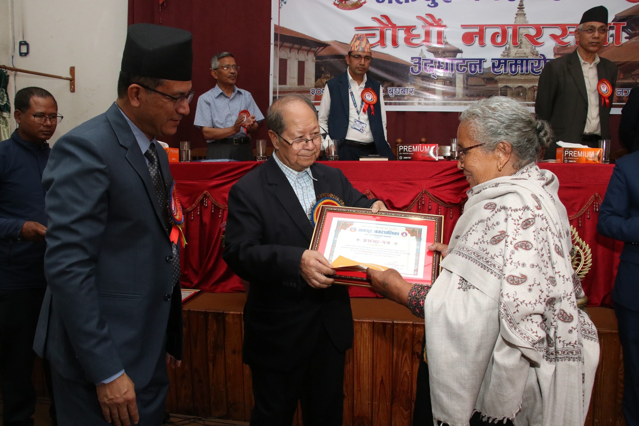 मौलिक शैलीमा घर बनाउने २१ जना घरधनीलाई ६४ लाख ७२ हजार बराबरको अनुदान रकम वितरण image