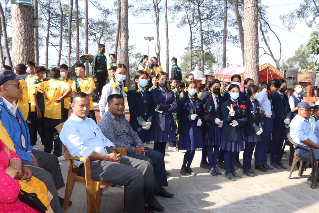 भक्तपुर नगरपालिकाद्वारा विश्व वातावरण दिवसको अवसरमा वृक्षारोपण