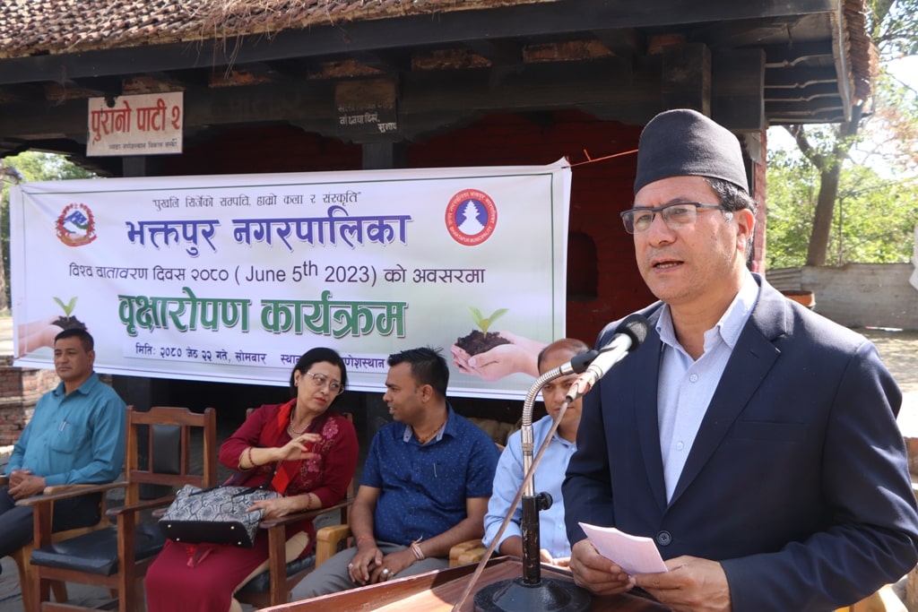 भक्तपुर नगरपालिकाद्वारा विश्व वातावरण दिवसको अवसरमा वृक्षारोपण image