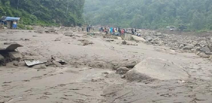 सङ्खुवासभामा बाढीको कहर, १६ जना हाइड्रोपावरमा काम गर्ने मजदुर बेपत्ता