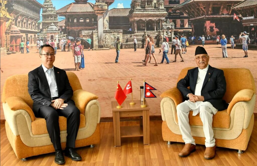 चिनियाँ राजदूत छेन सोङले र एमाले अध्यक्ष केपी ओलीबीच भेट