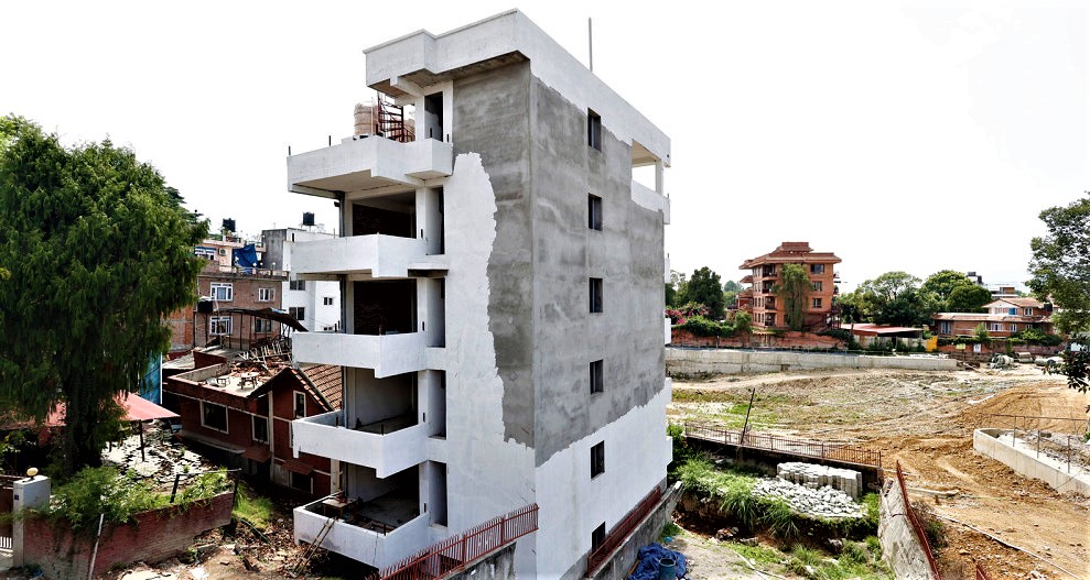 समिट अपार्टमेन्टलाई साढे ५ लाख जरिवाना image