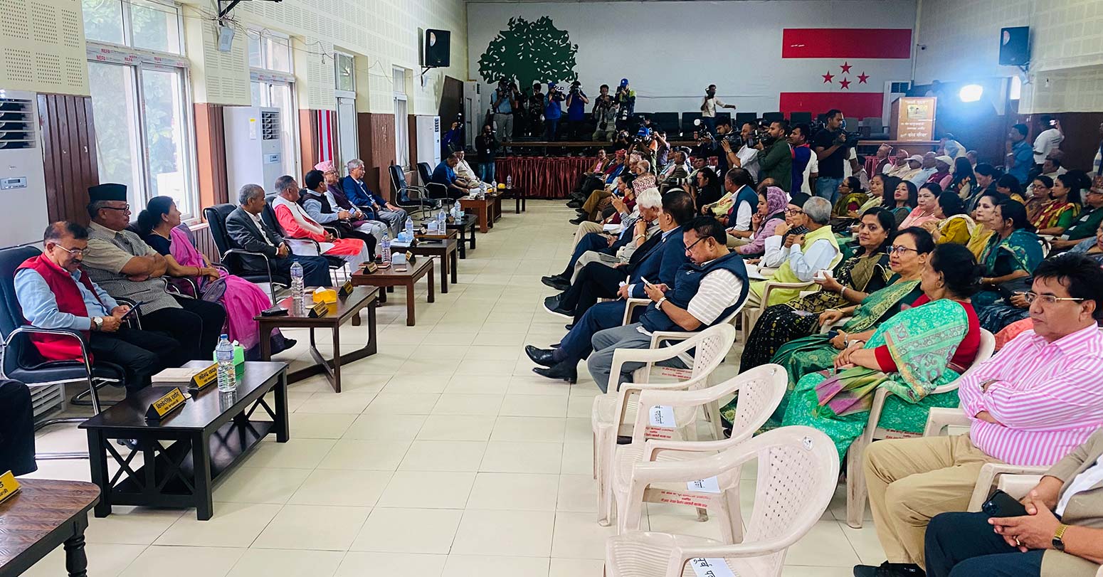 कांग्रेस केन्द्रीय कार्यसमिति बैठक : महामन्त्रीप्रति संस्थापन पक्ष आक्रामक image