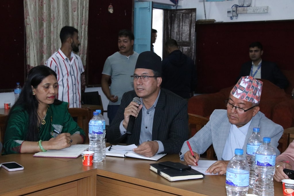 जनप्रतिनिधि र राजनीतिक दलका प्रतिनिधिहरुसँग निर्वाचनबारे प्रारम्भिक छलफल